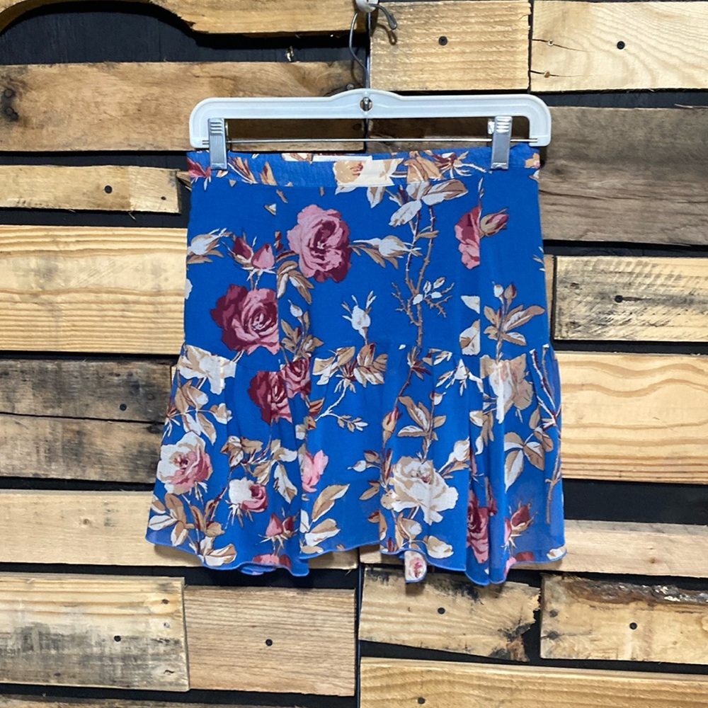 Urban Outfitters Vera Flippy Blue Floral‎ Skirt Mini Size Small